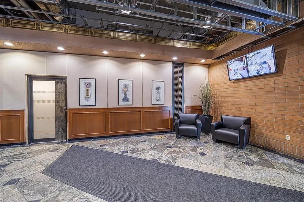 1100 8 Avenue SW Calgary AB t2P3T8