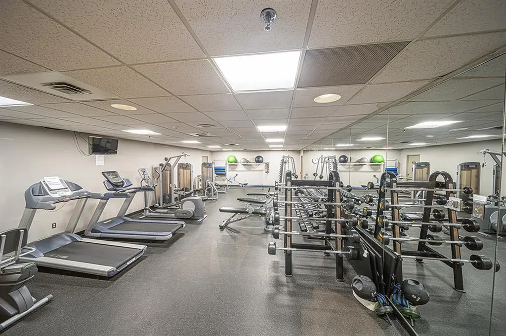 1100 8 Avenue SW Calgary AB t2P3T8