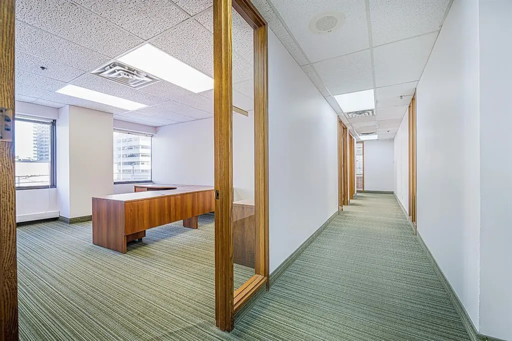 1100 8 Avenue SW Calgary AB t2P3T8
