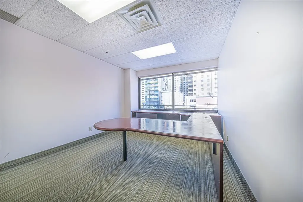 1100 8 Avenue SW Calgary AB t2P3T8