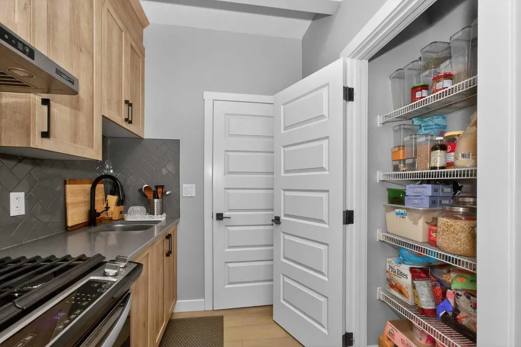 248 Homestead Grove NE Calgary AB T3J 2G6