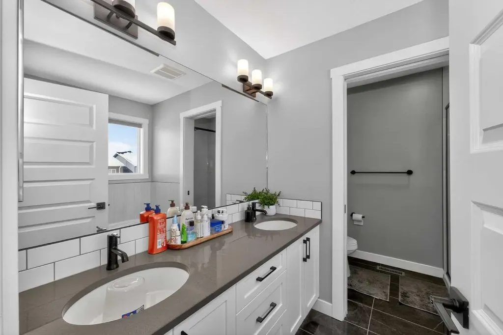 248 Homestead Grove NE Calgary AB T3J 2G6