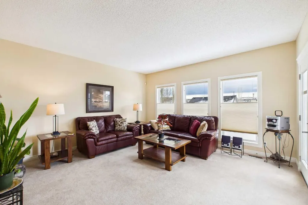 167 Evanston View NW Calgary AB T3P 1H3