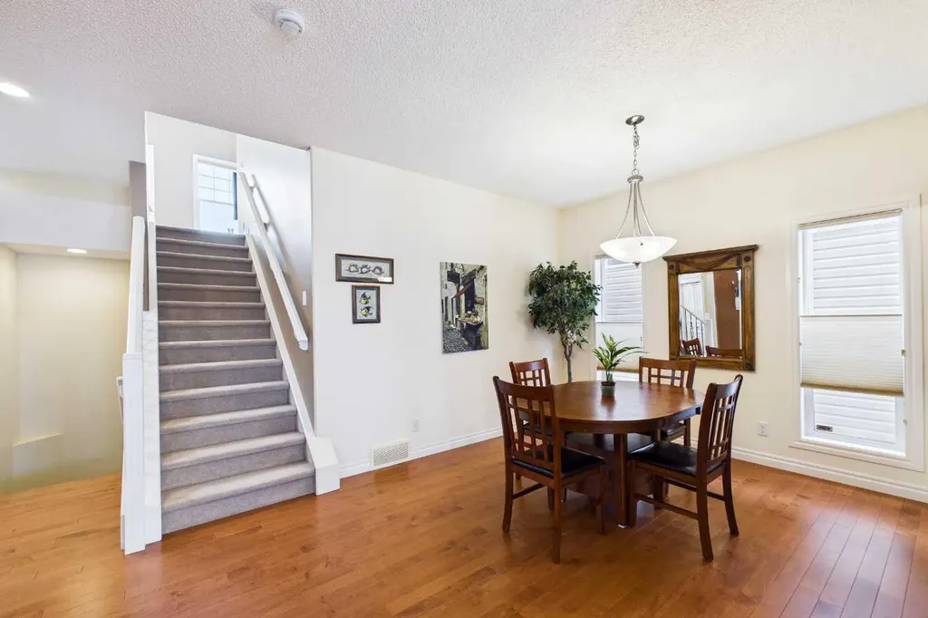 167 Evanston View NW Calgary AB T3P 1H3