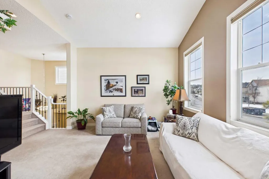 167 Evanston View NW Calgary AB T3P 1H3
