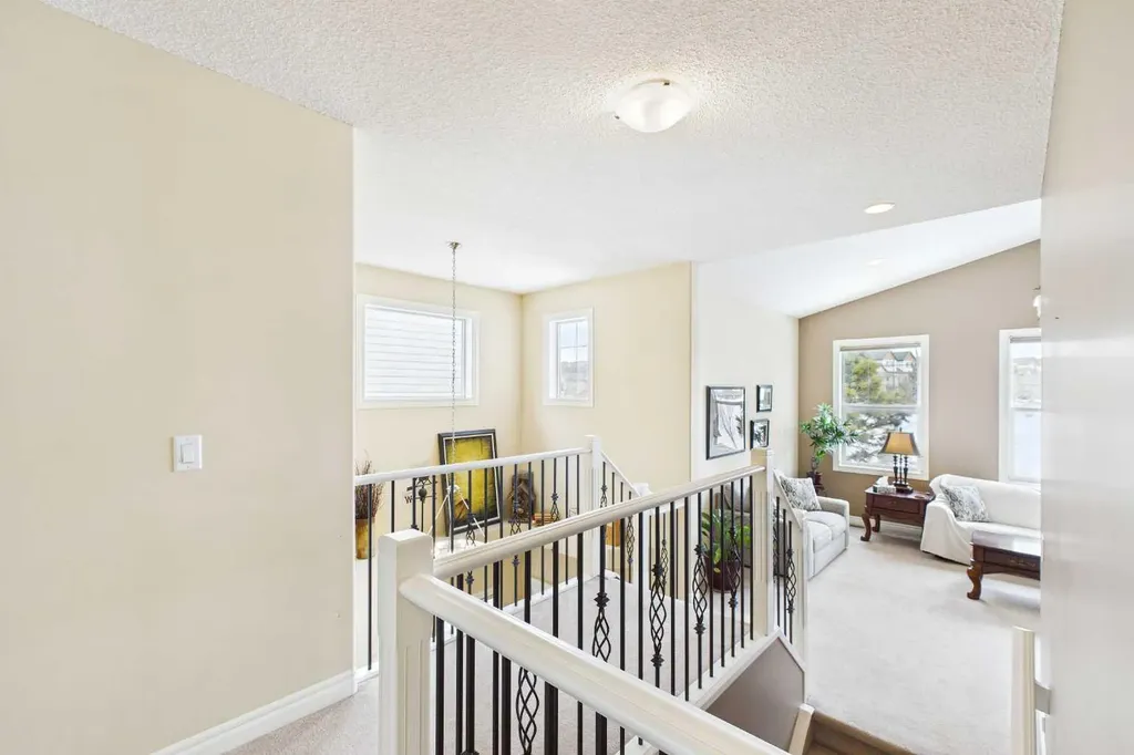 167 Evanston View NW Calgary AB T3P 1H3
