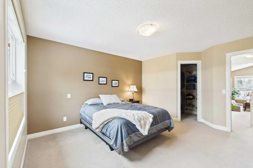 167 Evanston View NW Calgary AB T3P 1H3