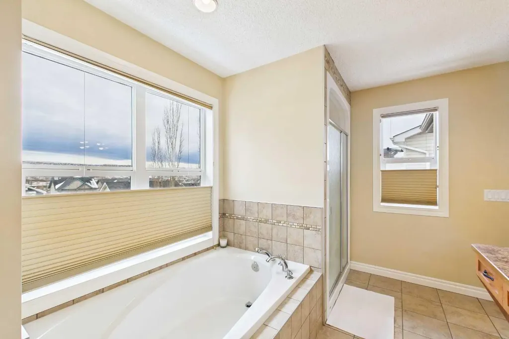 167 Evanston View NW Calgary AB T3P 1H3
