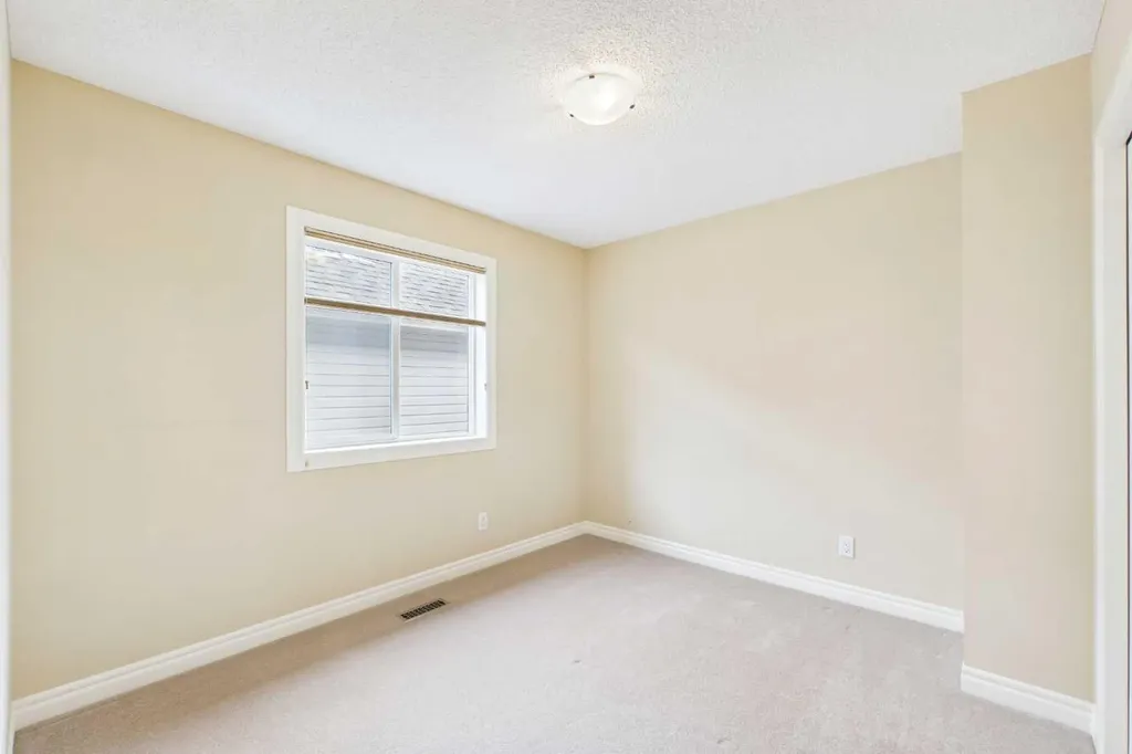 167 Evanston View NW Calgary AB T3P 1H3