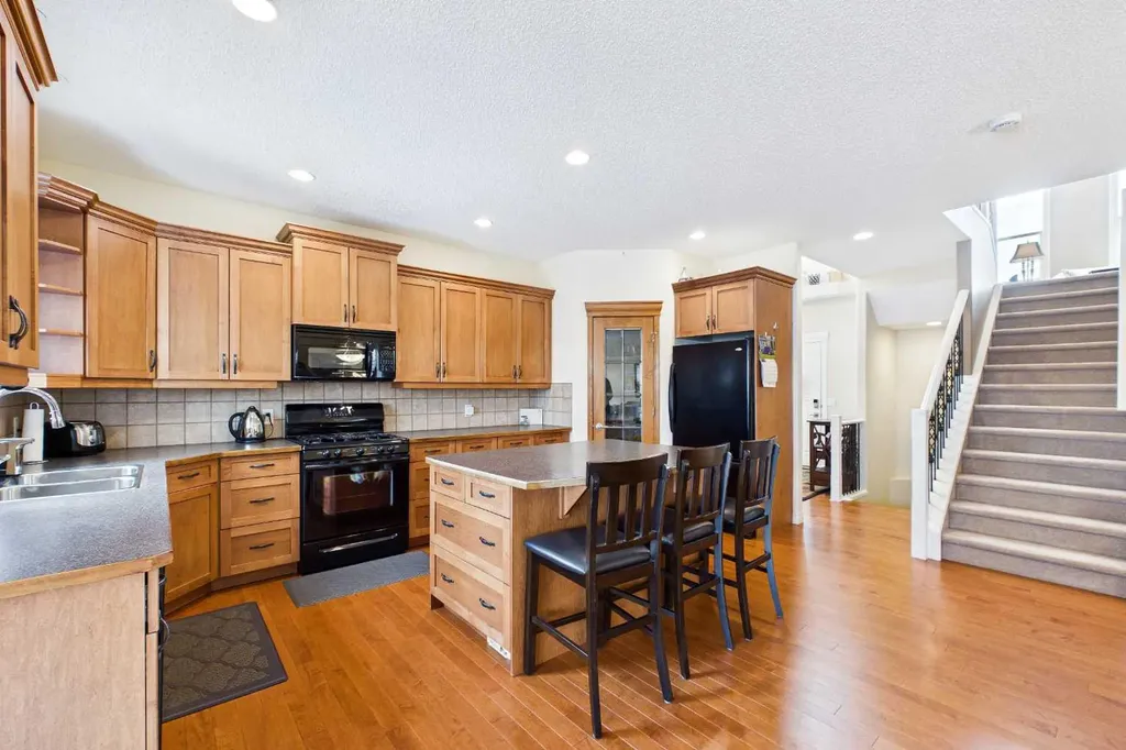 167 Evanston View NW Calgary AB T3P 1H3