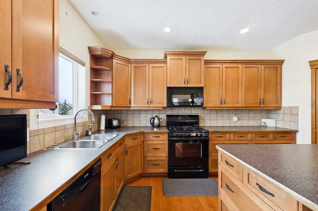 167 Evanston View NW Calgary AB T3P 1H3