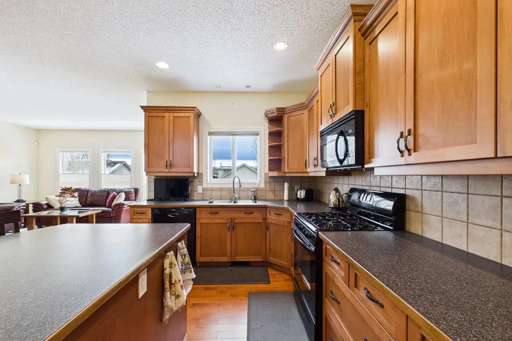 167 Evanston View NW Calgary AB T3P 1H3