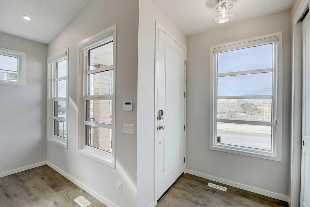 42 Creekview Avenue SW Calgary AB T2X 6M1