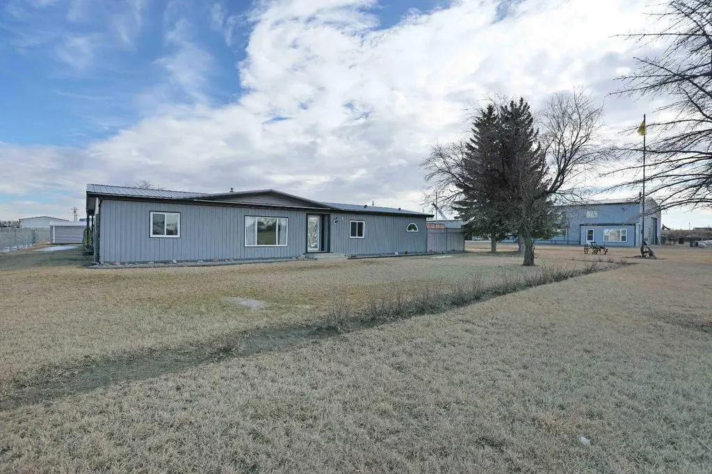 191056 Sh 873 Rural Newell County Of AB T1R1B9