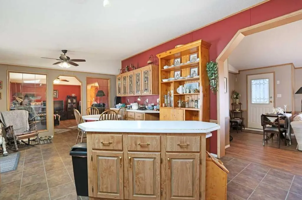 191056 Sh 873 Rural Newell County Of AB T1R1B9