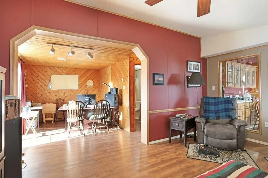 191056 Sh 873 Rural Newell County Of AB T1R1B9