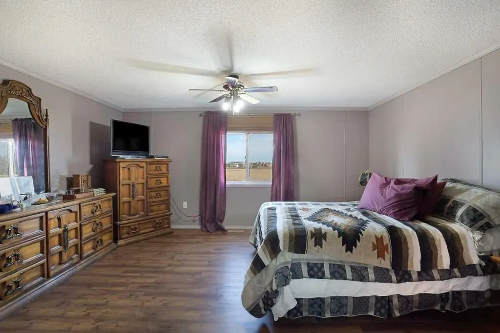 191056 Sh 873 Rural Newell County Of AB T1R1B9