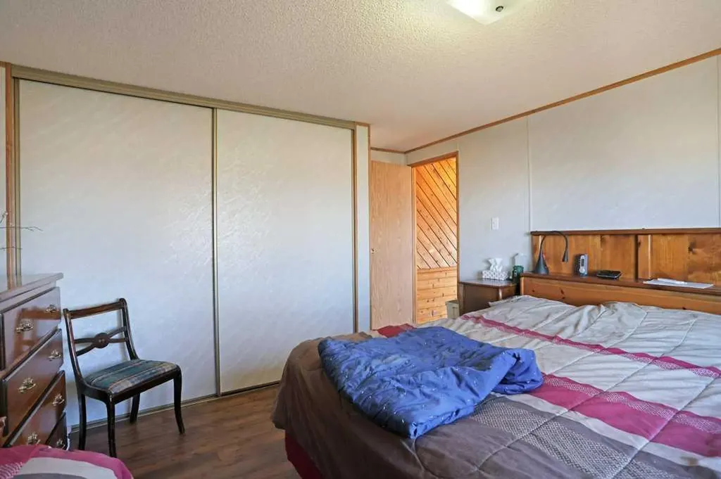 191056 Sh 873 Rural Newell County Of AB T1R1B9