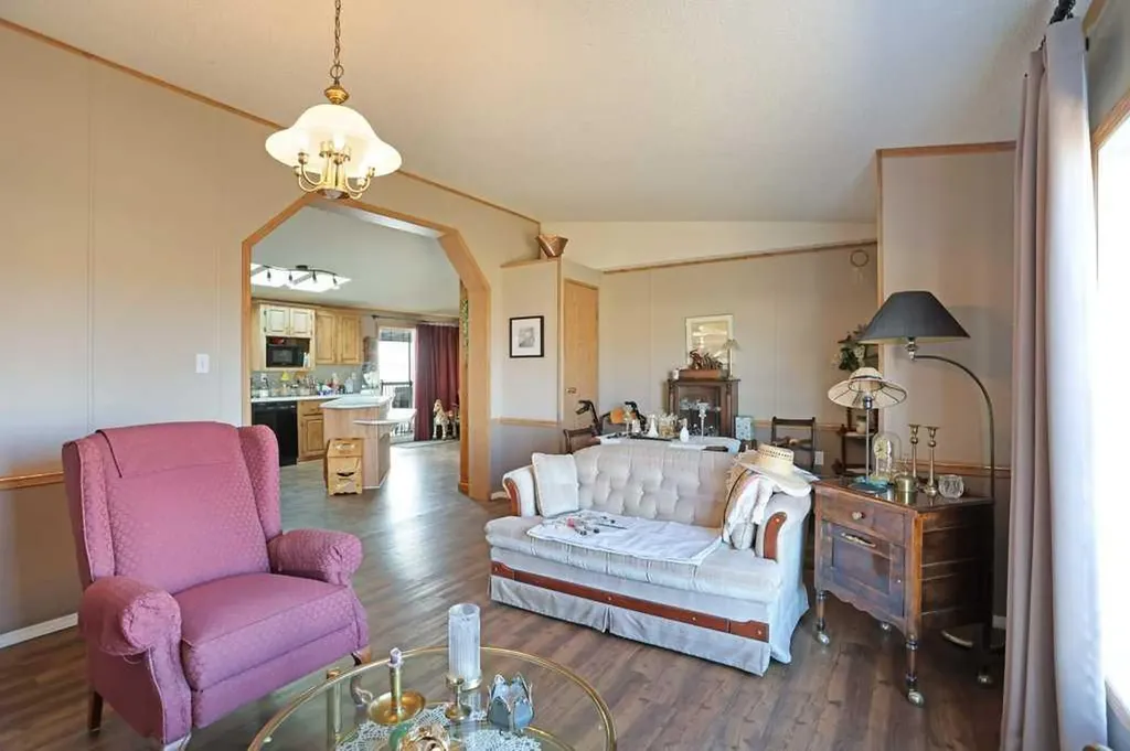 191056 Sh 873 Rural Newell County Of AB T1R1B9