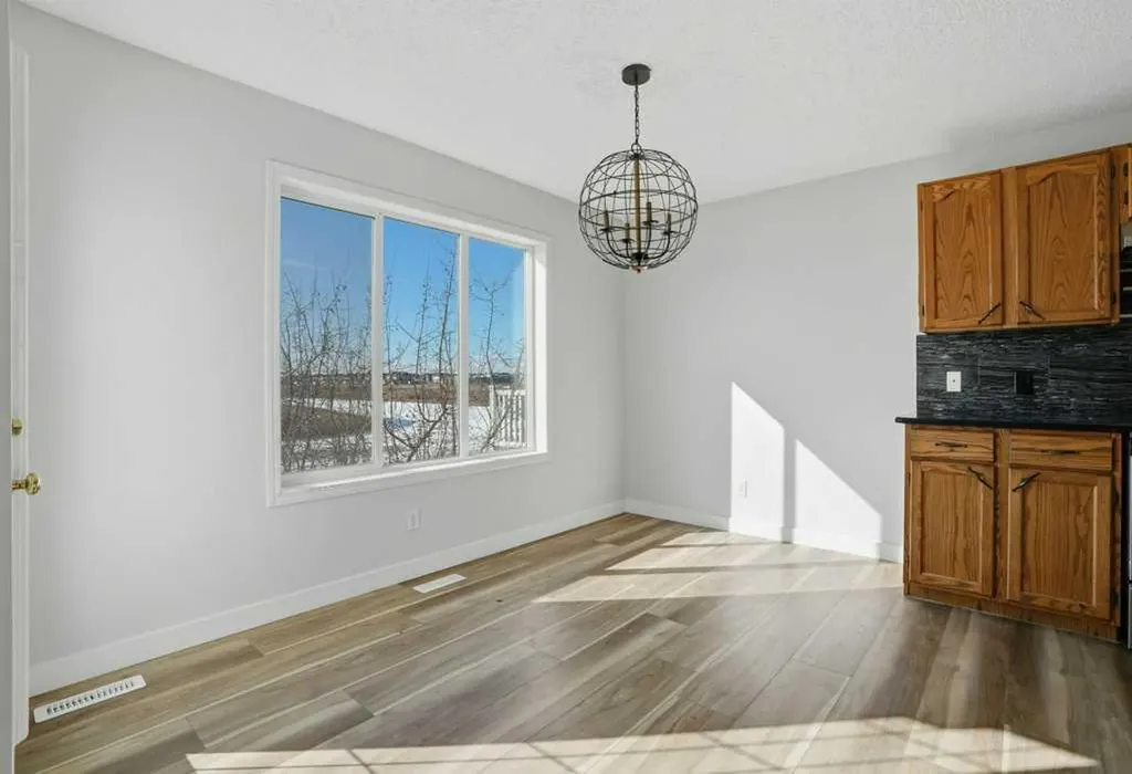 53 Saddlecrest Place NE Calgary AB T3J 5E8
