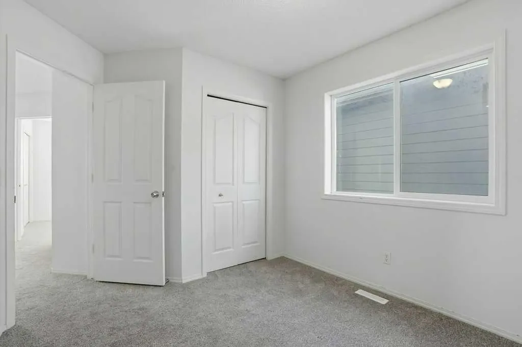 53 Saddlecrest Place NE Calgary AB T3J 5E8