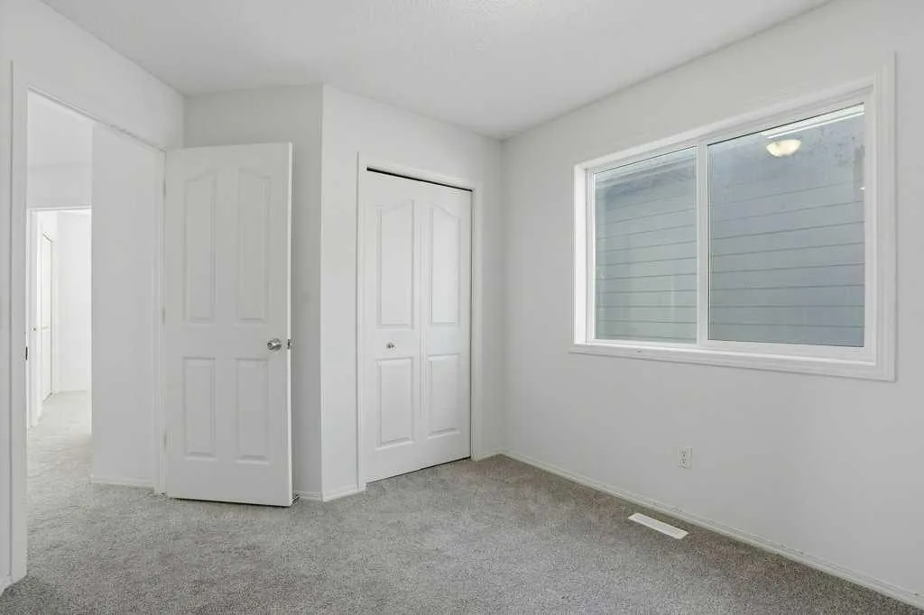 53 Saddlecrest Place NE Calgary AB T3J 5E8