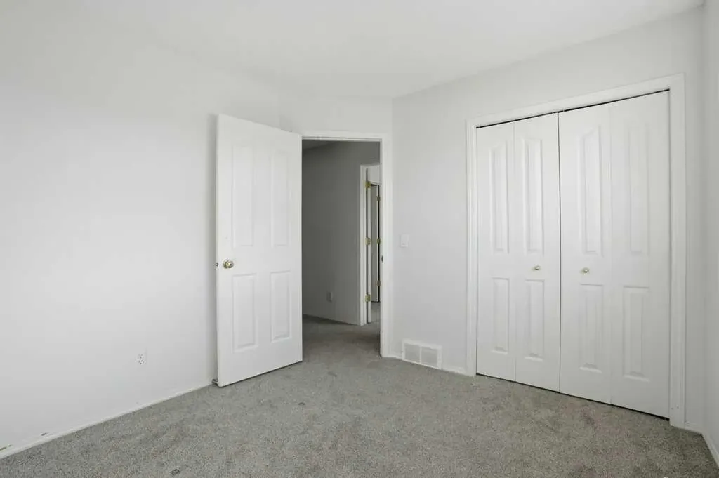 53 Saddlecrest Place NE Calgary AB T3J 5E8