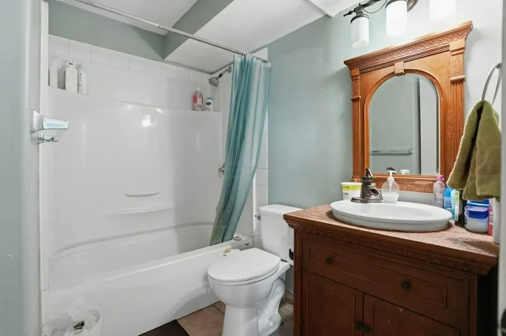 53 Saddlecrest Place NE Calgary AB T3J 5E8