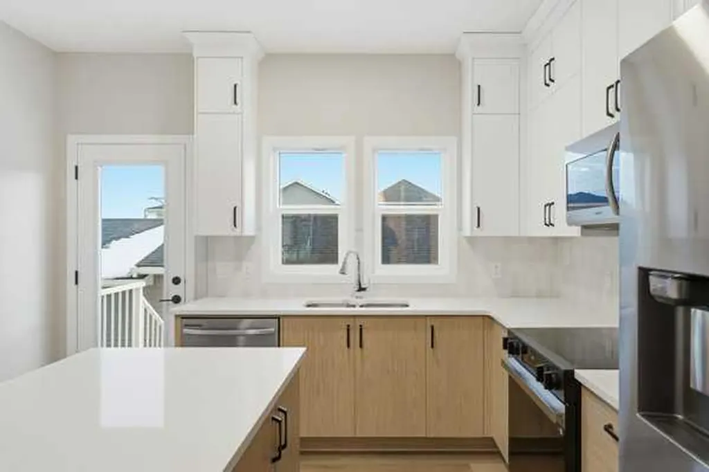 2161 Bayview Drive SW Airdrie AB T4B 5N3