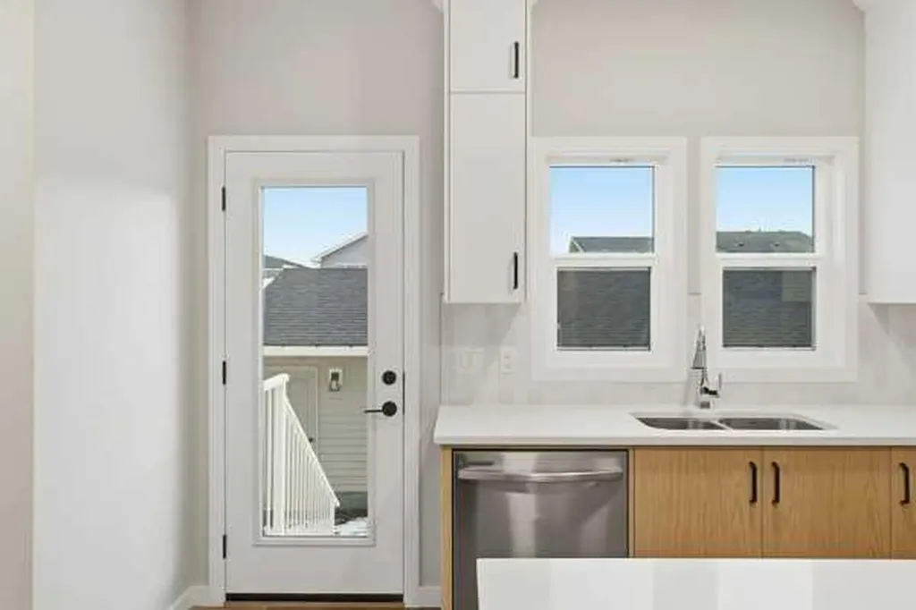 2161 Bayview Drive SW Airdrie AB T4B 5N3