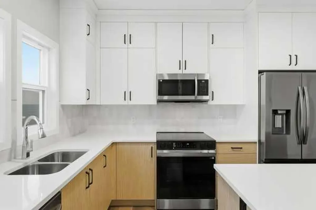 2161 Bayview Drive SW Airdrie AB T4B 5N3
