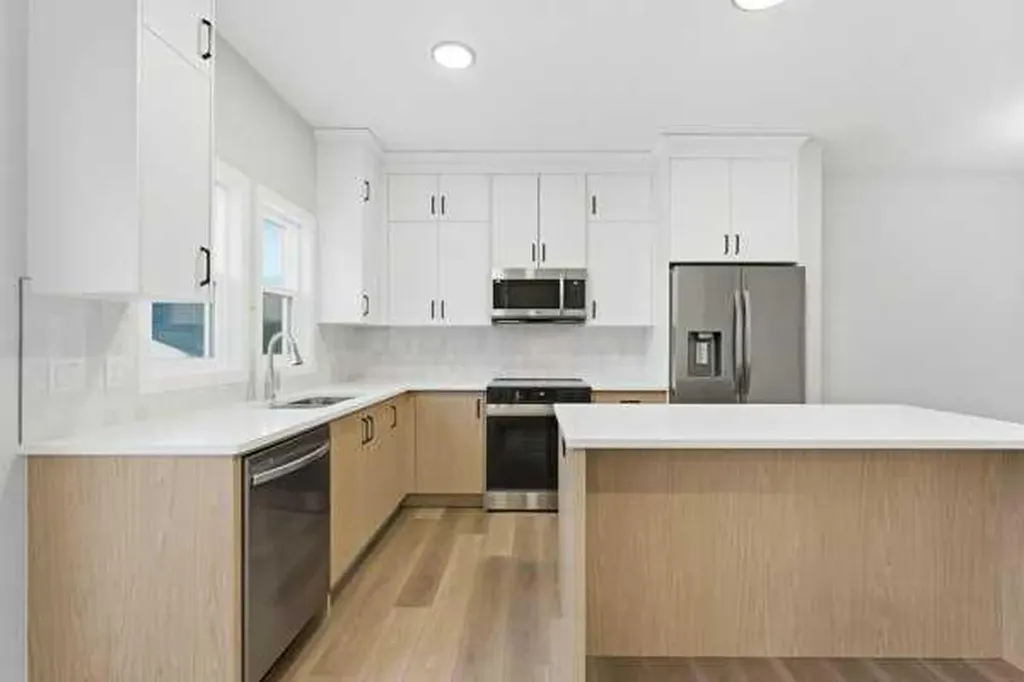 2161 Bayview Drive SW Airdrie AB T4B 5N3