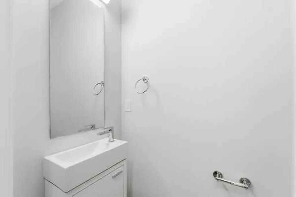 2161 Bayview Drive SW Airdrie AB T4B 5N3