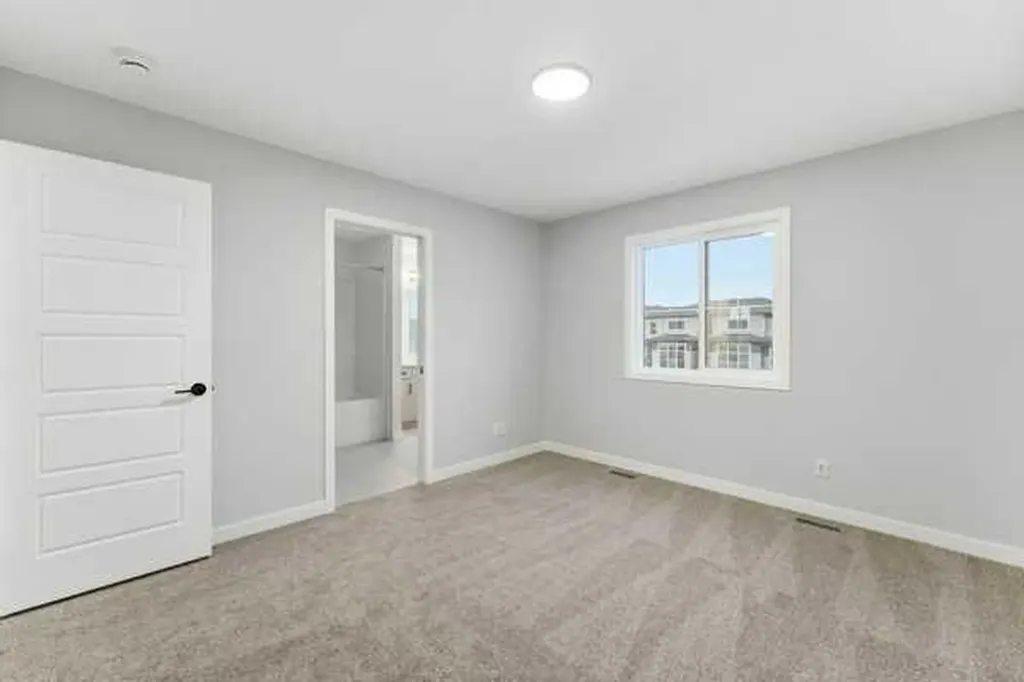 2161 Bayview Drive SW Airdrie AB T4B 5N3