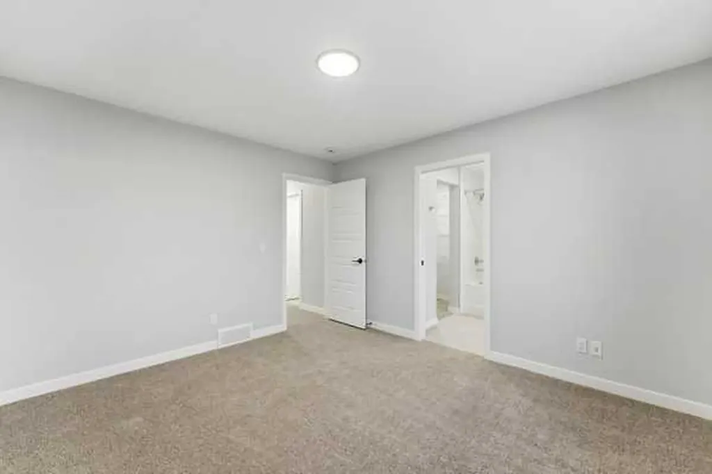 2161 Bayview Drive SW Airdrie AB T4B 5N3