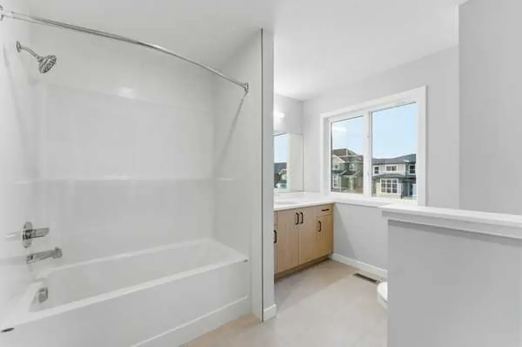 2161 Bayview Drive SW Airdrie AB T4B 5N3