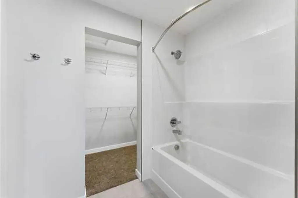 2161 Bayview Drive SW Airdrie AB T4B 5N3