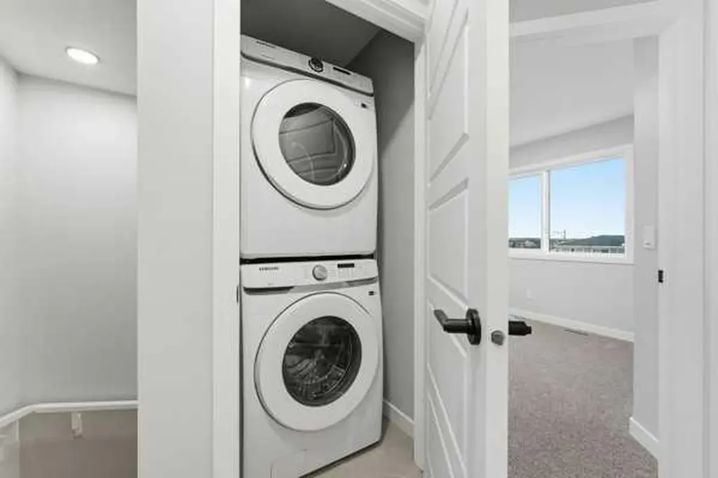 2161 Bayview Drive SW Airdrie AB T4B 5N3
