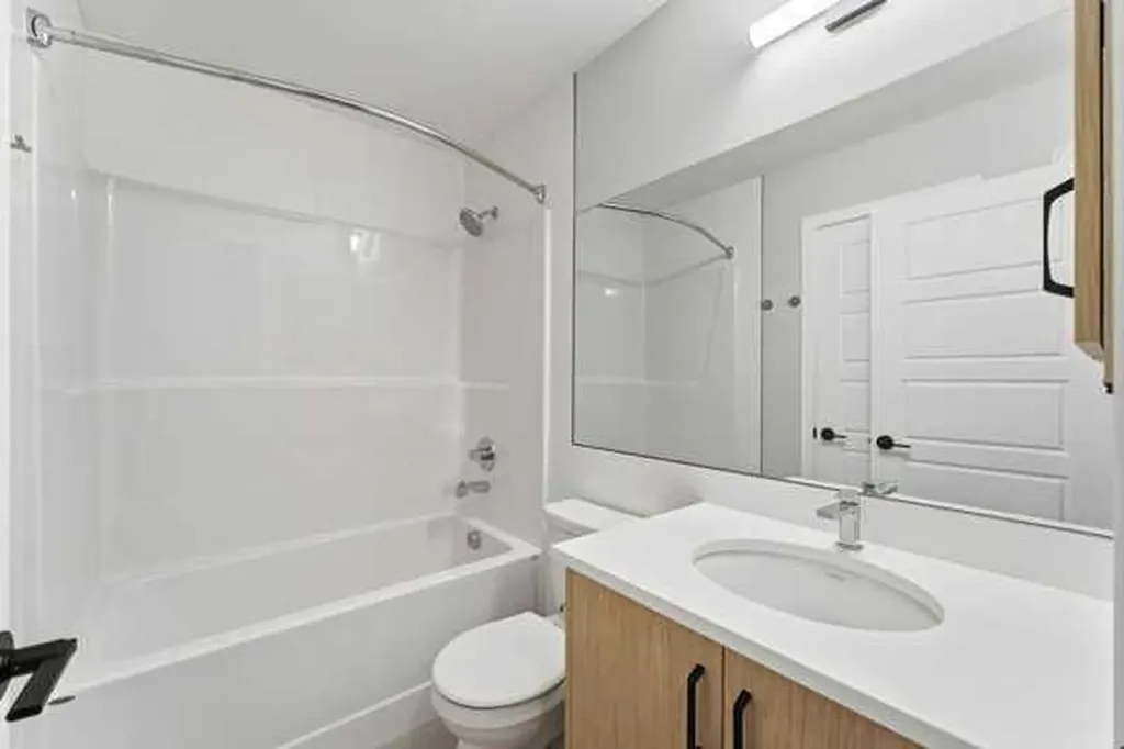 2161 Bayview Drive SW Airdrie AB T4B 5N3