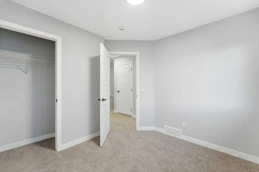 2161 Bayview Drive SW Airdrie AB T4B 5N3