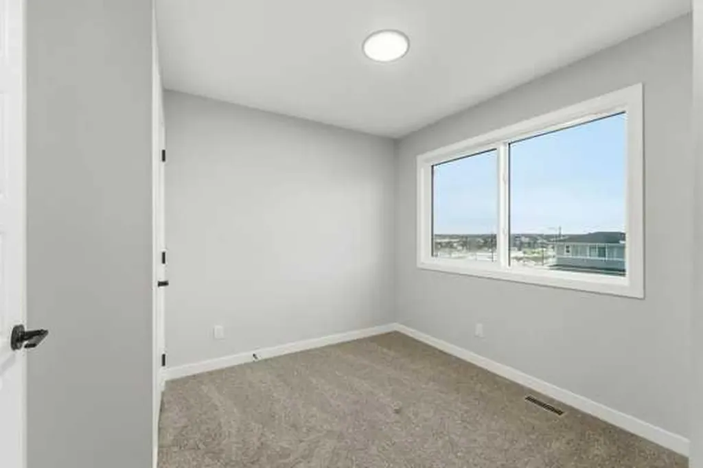 2161 Bayview Drive SW Airdrie AB T4B 5N3
