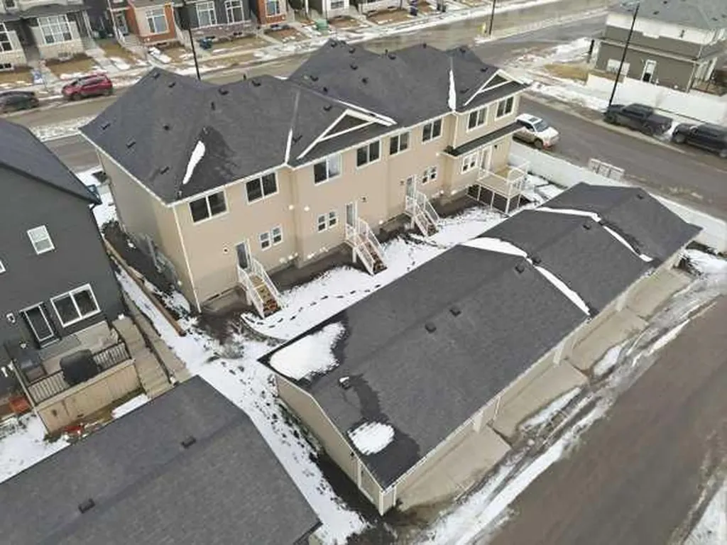 2161 Bayview Drive SW Airdrie AB T4B 5N3