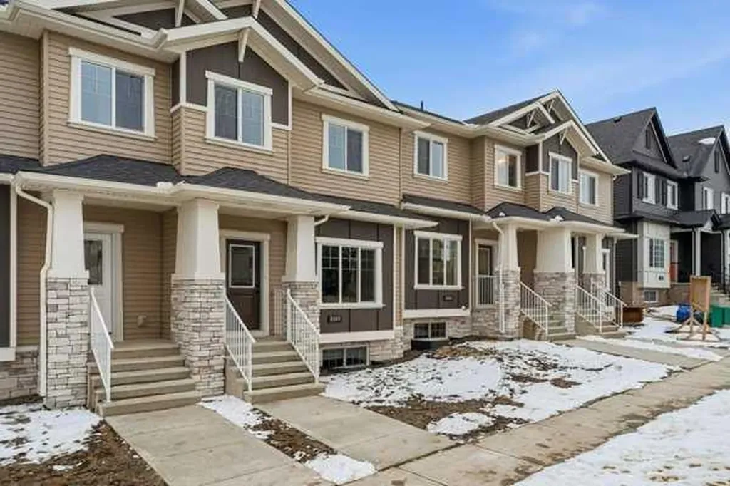 2161 Bayview Drive SW Airdrie AB T4B 5N3