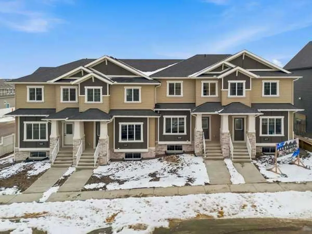 2161 Bayview Drive SW Airdrie AB T4B 5N3