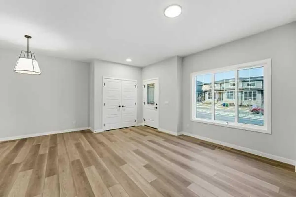 2161 Bayview Drive SW Airdrie AB T4B 5N3