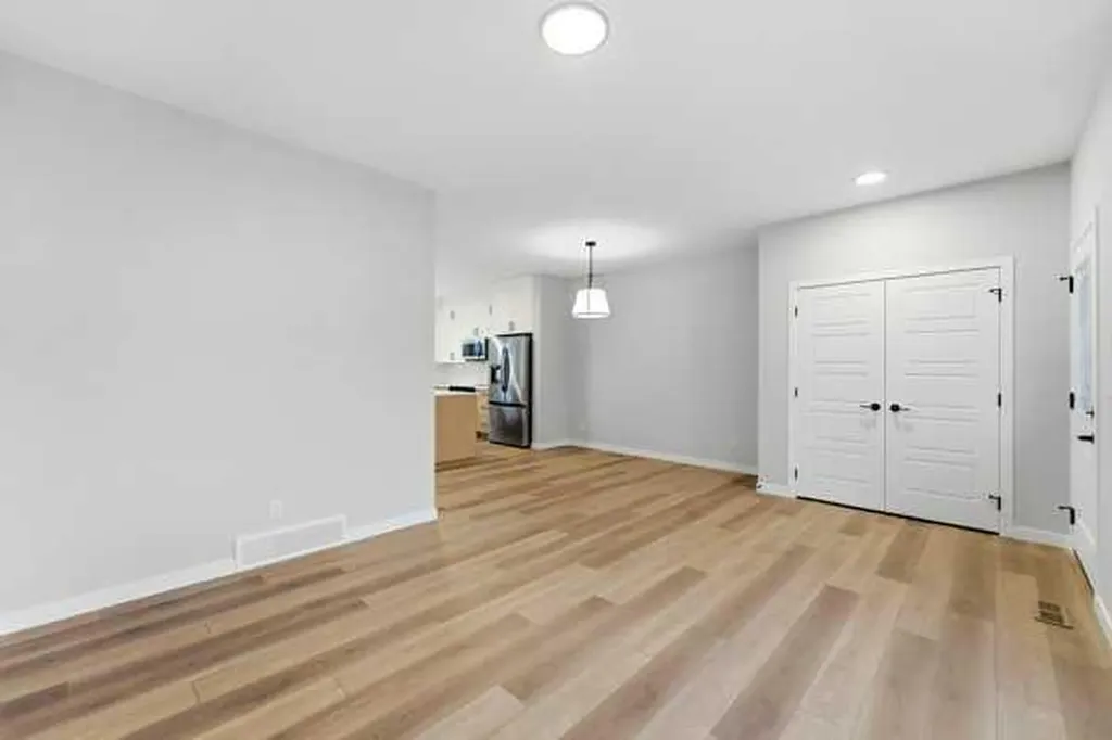 2161 Bayview Drive SW Airdrie AB T4B 5N3