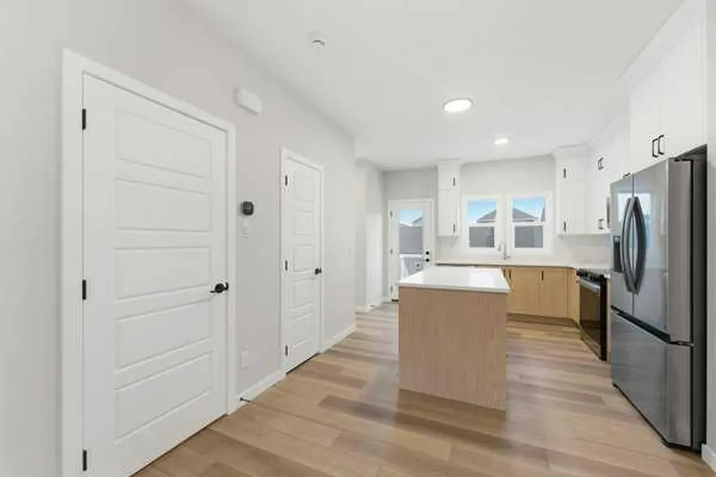 2161 Bayview Drive SW Airdrie AB T4B 5N3