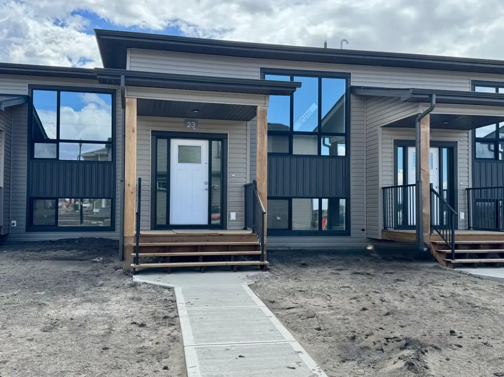 23 Louis Drive Rural Red Deer County AB T4E 3E5