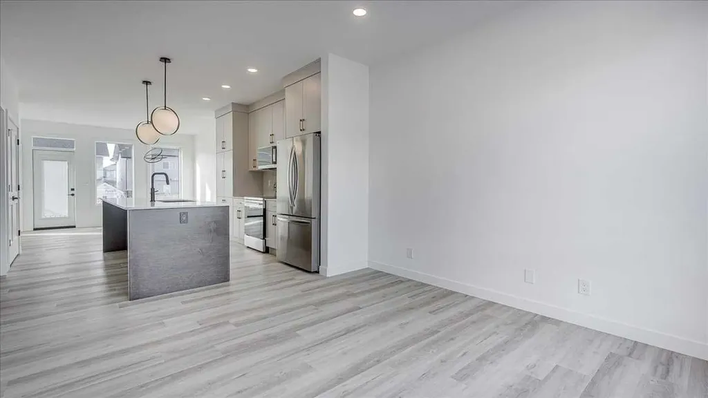 23 Louis Drive Rural Red Deer County AB T4E 3E5