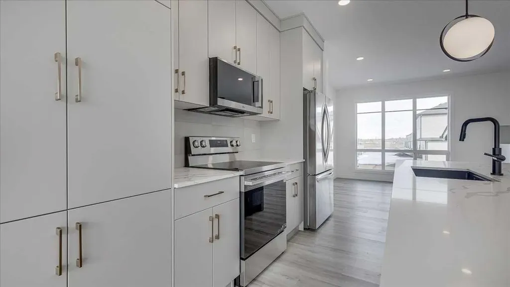23 Louis Drive Rural Red Deer County AB T4E 3E5